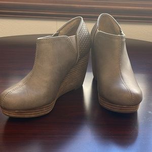 Dr.Scholls gray wedges